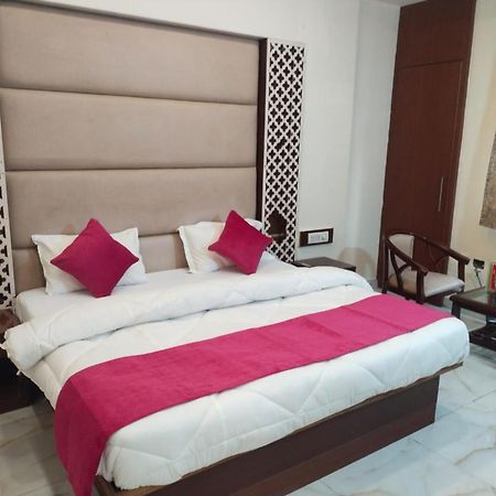 Hotel Lav Kush Deluxe At Paharganj New Delhi Eksteriør billede