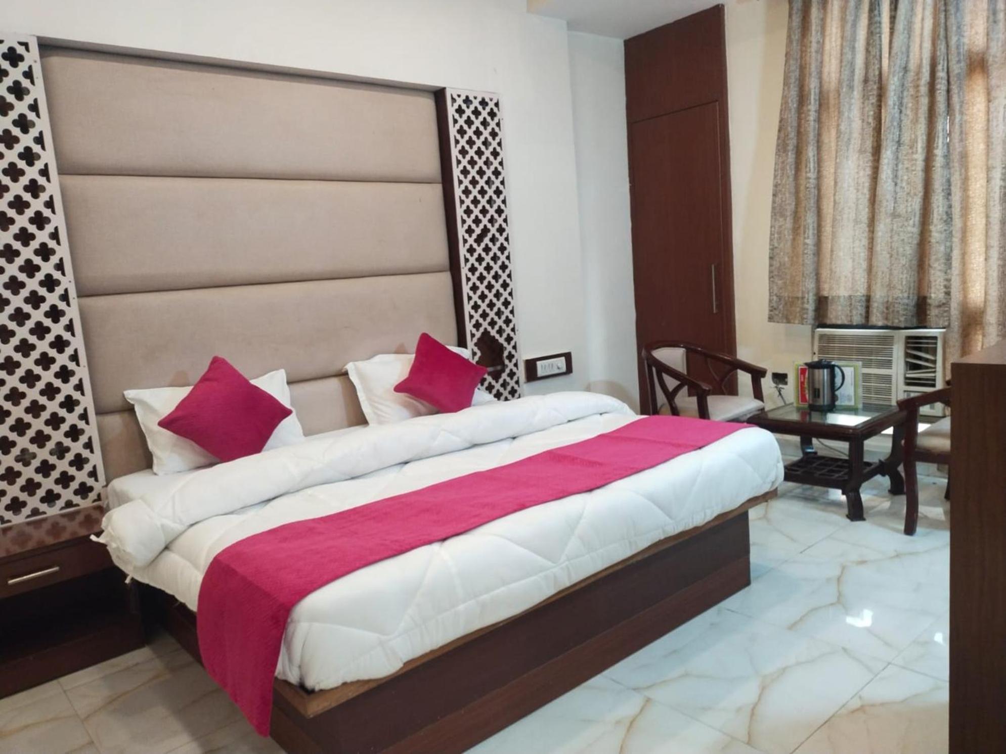 Hotel Lav Kush Deluxe At Paharganj New Delhi Eksteriør billede